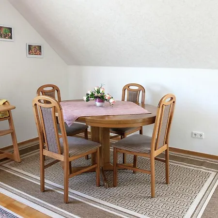 Spacious With Garden Near Forest In Obergude