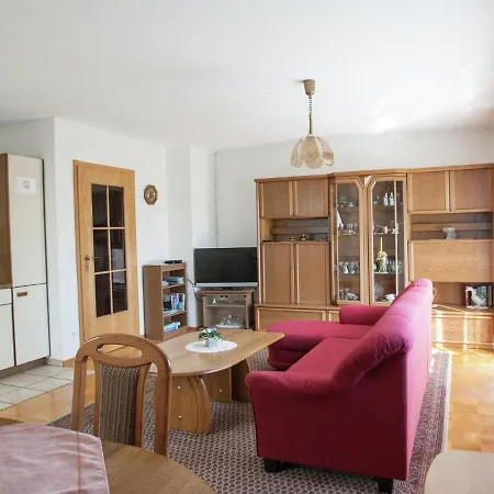 Spacious With Garden Near Forest In Lejlighed Obergude